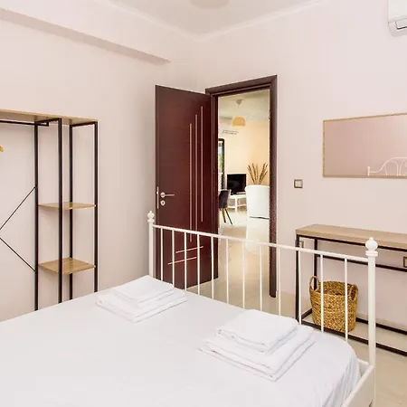 Apartment Aella *