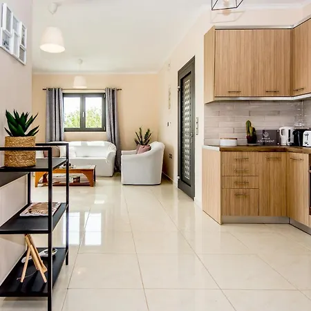 Aella Apartment *
