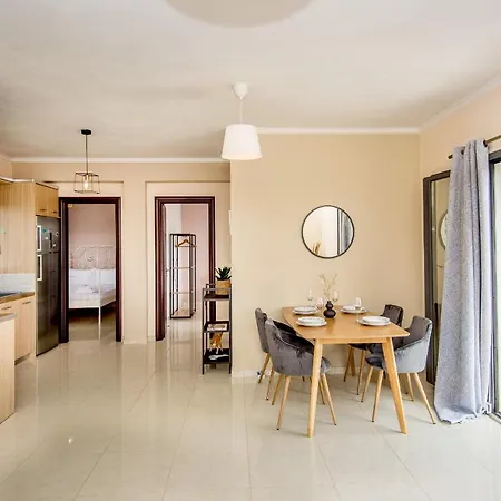 Aella Apartment *